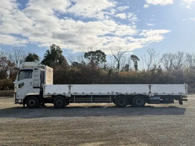 いすゞ ギガ QKG-CYJ77Bの写真8