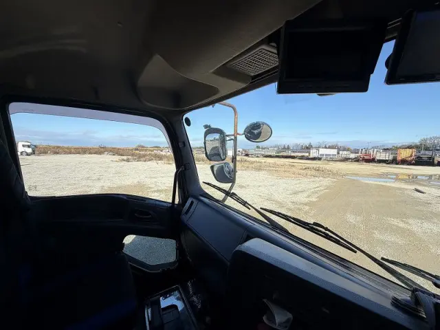 いすゞ ギガ QKG-CYJ77Bの写真22