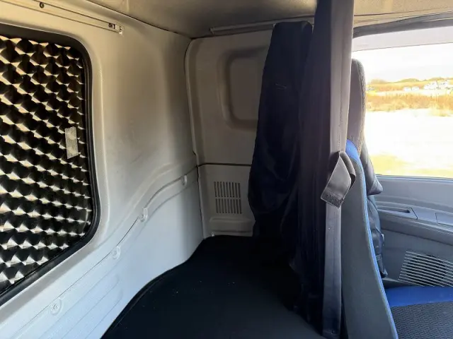 いすゞ ギガ QKG-CYJ77Bの写真26