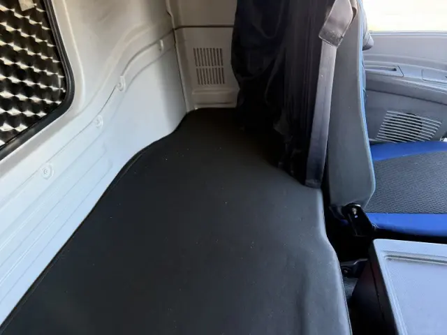 いすゞ ギガ QKG-CYJ77Bの写真27