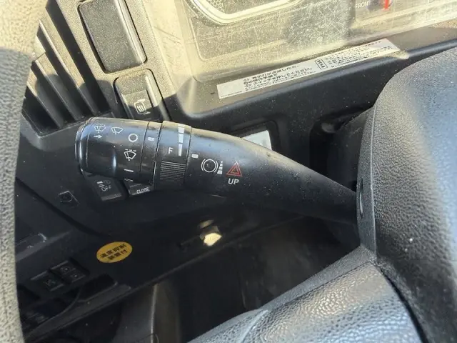 いすゞ ギガ QKG-CYJ77Bの写真32