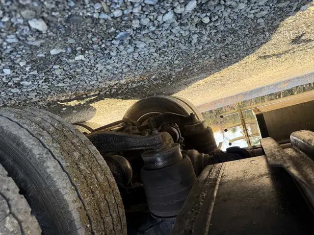 いすゞ ギガ QKG-CYJ77Bの写真35