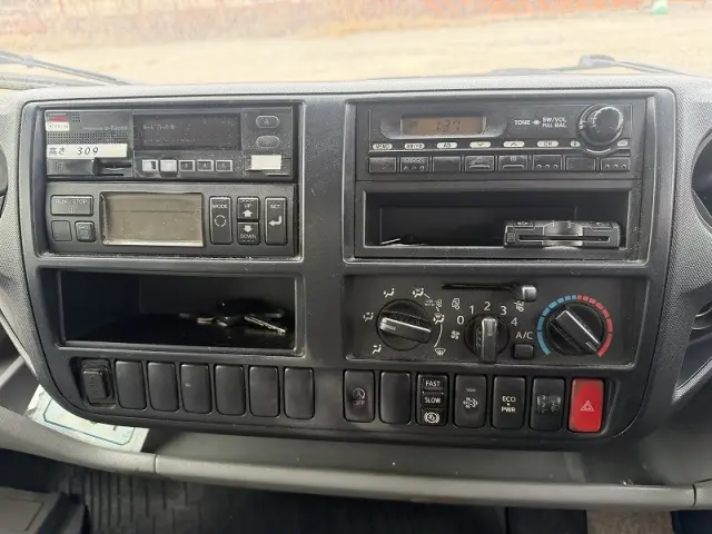 日野 デュトロ TQG-XKU710Mの写真24