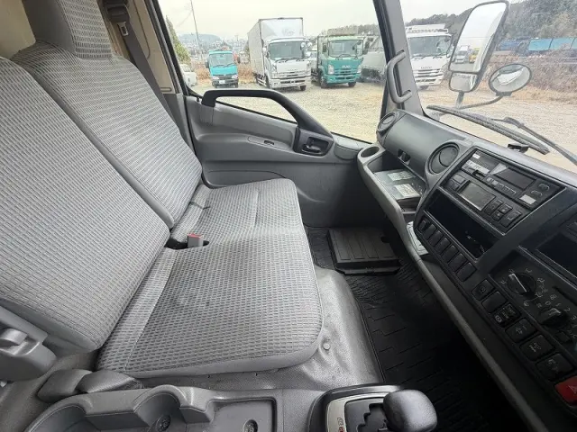 日野 デュトロ TQG-XKU710Mの写真32