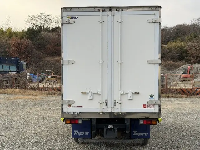 三菱 キャンター TPG-FBA00(2WD)の写真6