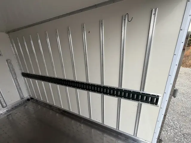 三菱 キャンター TPG-FBA00(2WD)の写真12