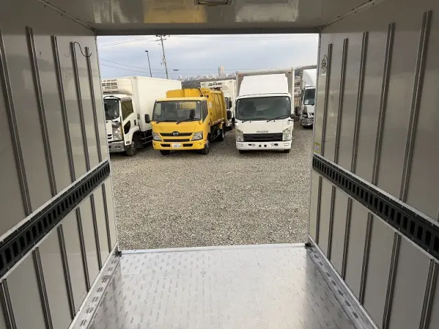 三菱 キャンター TPG-FBA00(2WD)の写真14