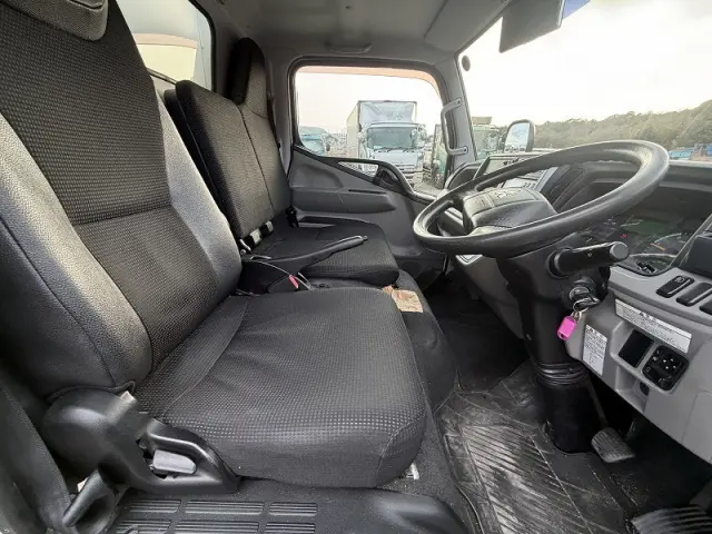 三菱 キャンター TPG-FBA00(2WD)の写真22