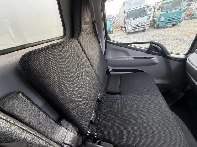 三菱 キャンター TPG-FBA00(2WD)の写真31