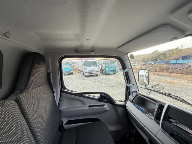 三菱 キャンター TPG-FBA00(2WD)の写真33