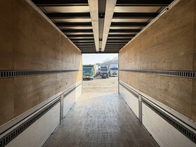 日野 プロフィア 2DG-FW1AHGの写真15