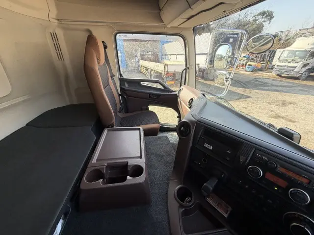 日野 プロフィア 2DG-FW1AHGの写真23