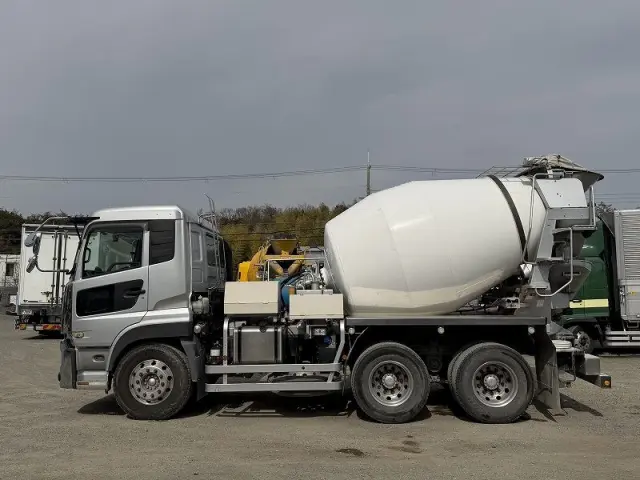 ＵＤ クオン 2PG-CW5ALの写真4