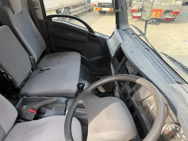 いすゞ エルフ TRG-NPR85ARの写真17