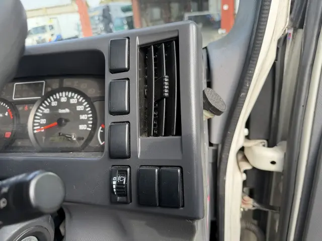 いすゞ エルフ TRG-NPR85ARの写真20