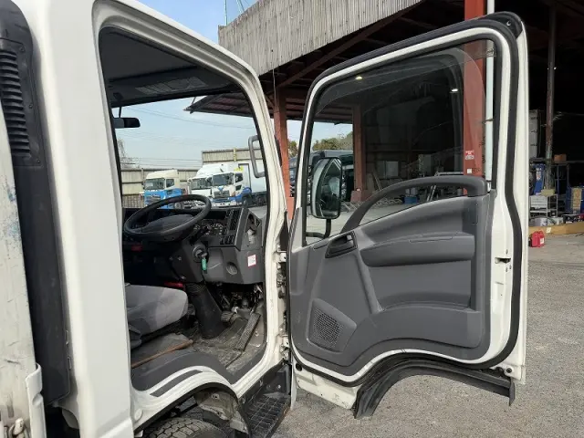 いすゞ エルフ TRG-NPR85ARの写真22