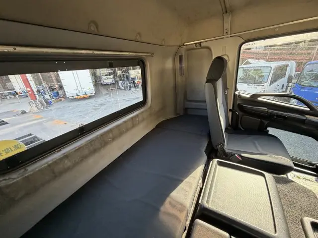 日野 プロフィア LKG-FW1EXBGの写真31