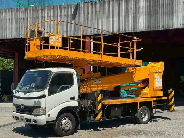 日野 デュトロ BDG-XZU424M(2WD)の写真1