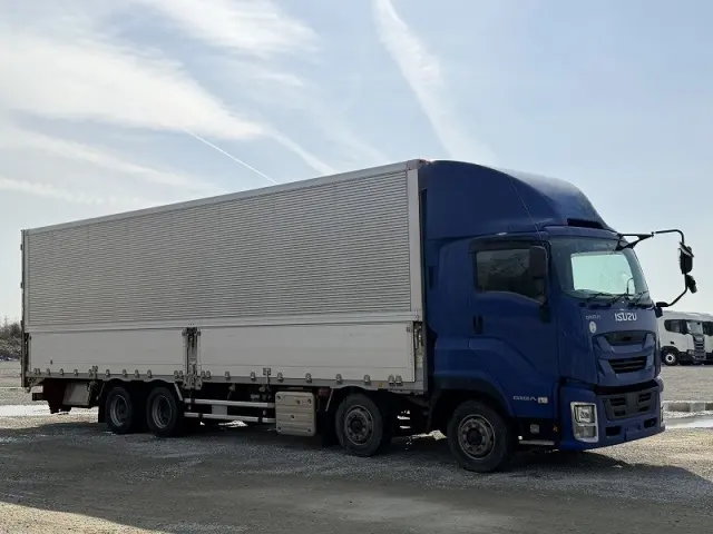 いすゞ ギガ 2PG-CYJ77Cの写真3