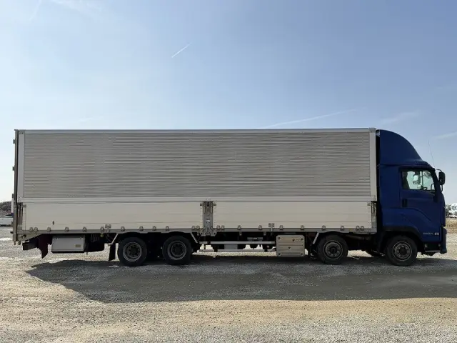 いすゞ ギガ 2PG-CYJ77Cの写真4