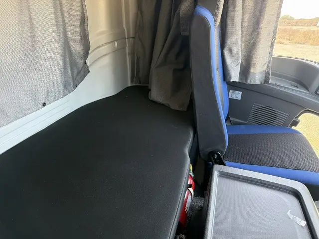 いすゞ ギガ 2PG-CYJ77Cの写真29