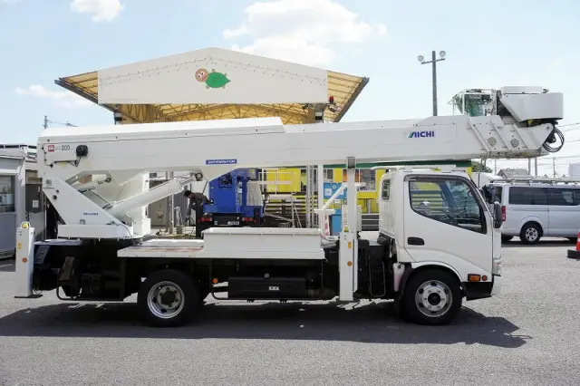 日野 デュトロ TKG-XZU650F(2WD)の写真5