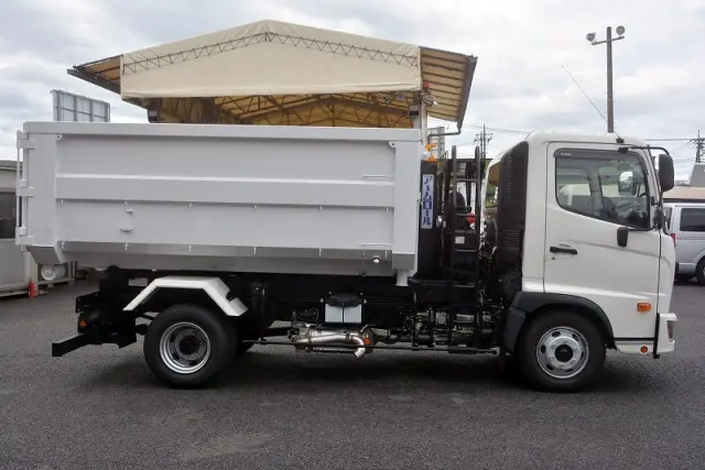 日野 レンジャー 2KG-FC2ABA(2WD)の写真5
