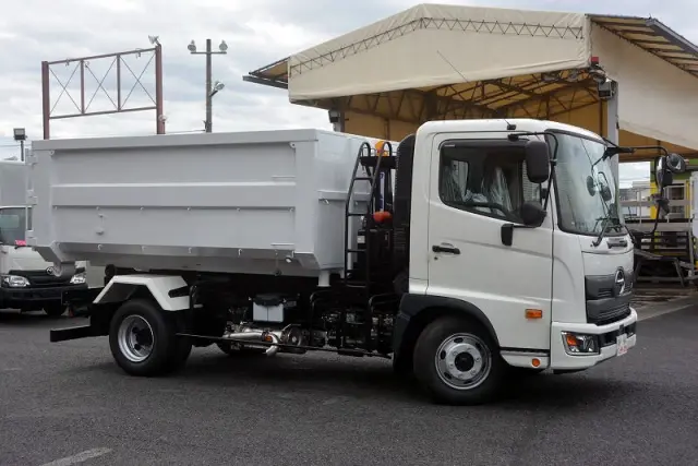 日野 レンジャー 2KG-FC2ABA(2WD)の写真6