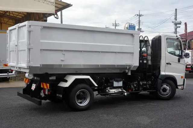 日野 レンジャー 2KG-FC2ABA(2WD)の写真8