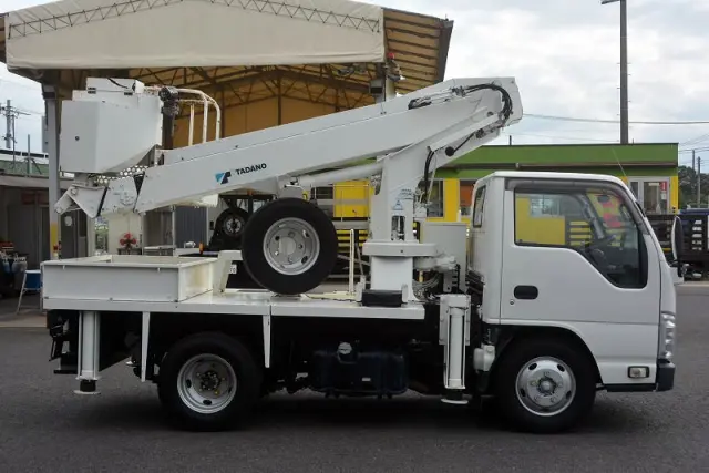 いすゞ エルフ TPG-NKR85AN(2WD)の写真5