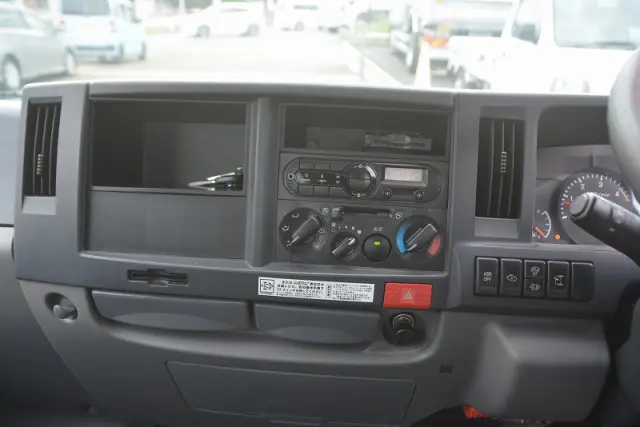 いすゞ エルフ TPG-NKR85AN(2WD)の写真34