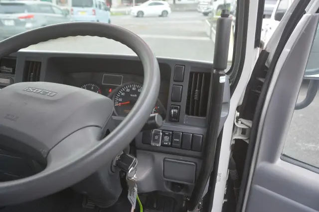 いすゞ エルフ TPG-NKR85AN(2WD)の写真36