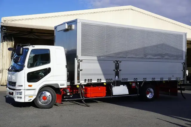 三菱 ファイター 2KG-FK62F(2WD)の写真1