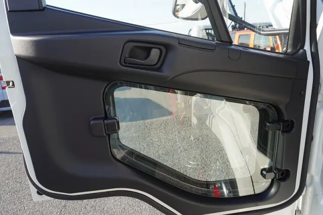 三菱 ファイター 2KG-FK62F(2WD)の写真42