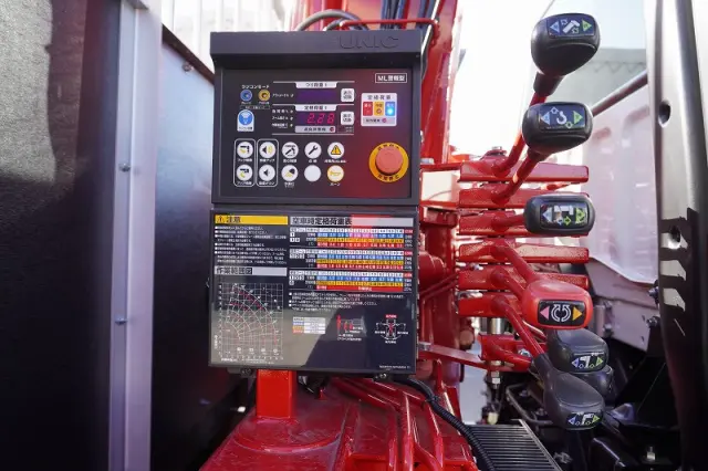 三菱 ファイター 2KG-FK62FZ(2WD)の写真24