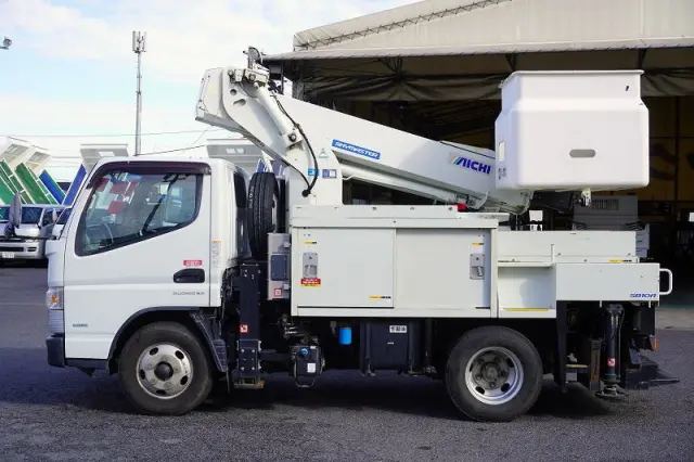 三菱 キャンター TPG-FEA50(2WD)の写真3