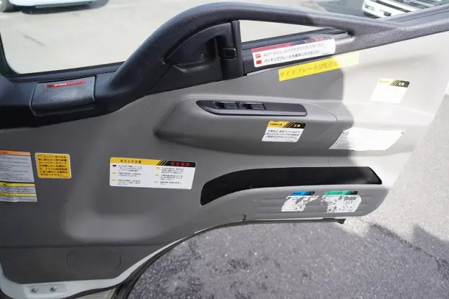 三菱 キャンター TPG-FEA50(2WD)の写真43