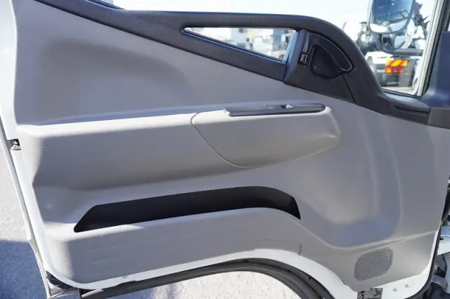 三菱 キャンター TPG-FEA50(2WD)の写真48
