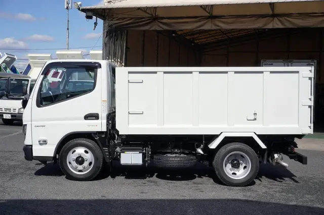 三菱 キャンター 2RG-FBA60(2WD)の写真3