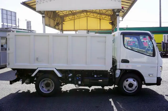 三菱 キャンター 2RG-FBA60(2WD)の写真5