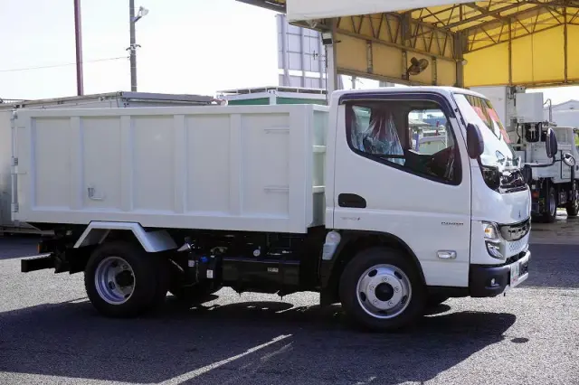 三菱 キャンター 2RG-FBA60(2WD)の写真6