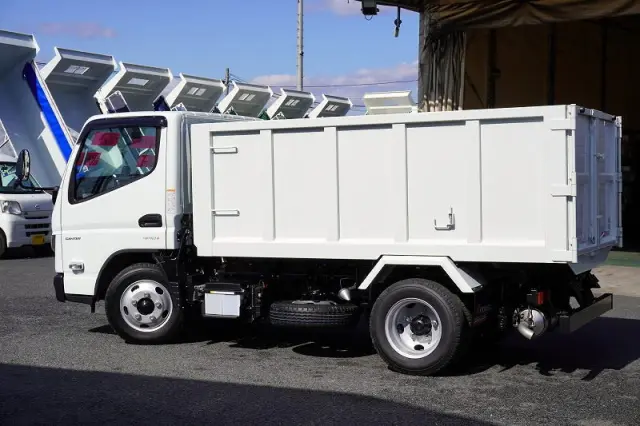 三菱 キャンター 2RG-FBA60(2WD)の写真7