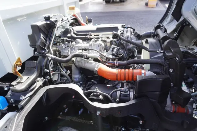 三菱 キャンター 2RG-FBA60(2WD)の写真14