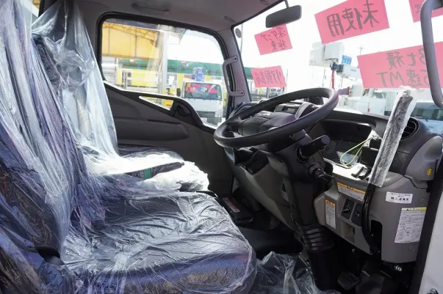 三菱 キャンター 2RG-FBA60(2WD)の写真31