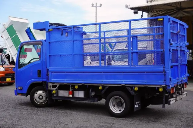 いすゞ エルフ TRG-NMR85R(2WD)の写真7