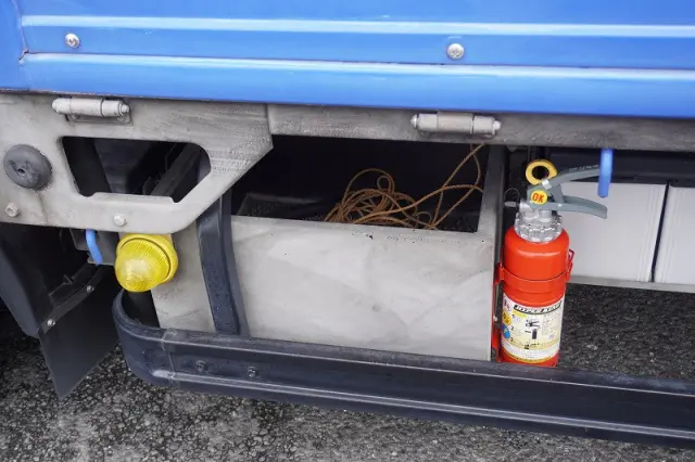 いすゞ エルフ TRG-NMR85R(2WD)の写真17