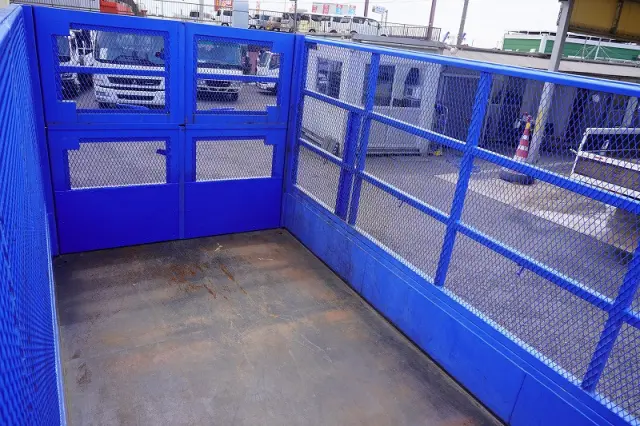 いすゞ エルフ TRG-NMR85R(2WD)の写真24