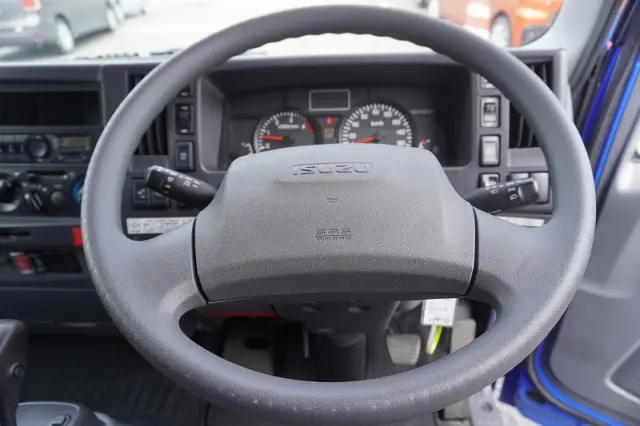 いすゞ エルフ TRG-NMR85R(2WD)の写真26