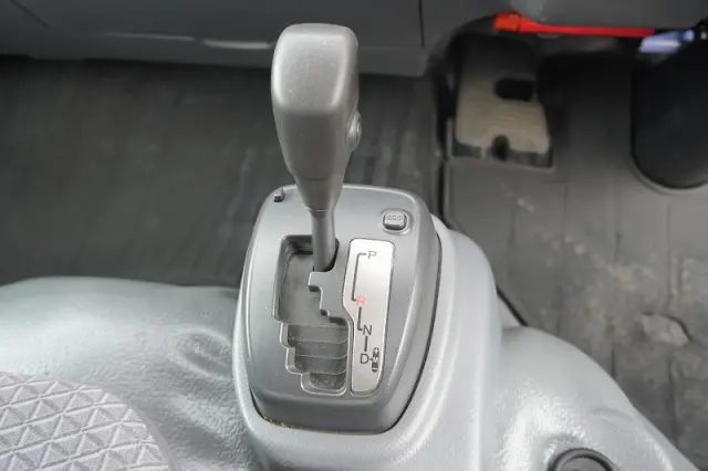 いすゞ エルフ TRG-NMR85R(2WD)の写真27