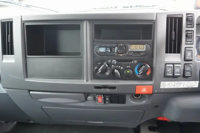 いすゞ エルフ TRG-NMR85R(2WD)の写真28